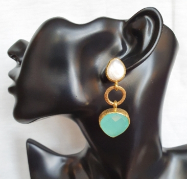 Earring made from brass, goldplated, aqua Chalcedony/baroque pearl