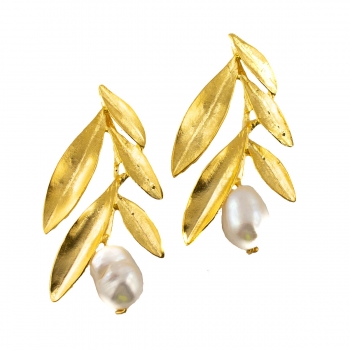 Earring made from brass, goldplated with pearl