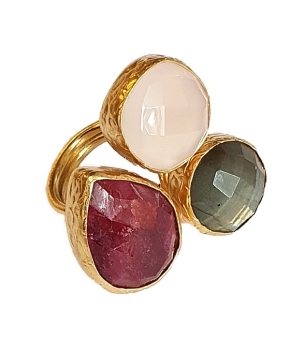 Ring made from brass, goldplated, ruby, white chalcedony, labradorite