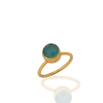 Ring aus Messing, vergoldet, blauer Chalcedon