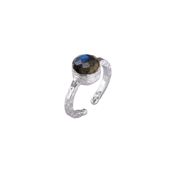 Ring made from 925 silver, labradorite