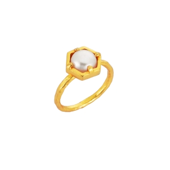 Ring made from brass, goldplated, pearl