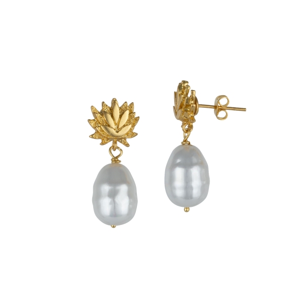 Earring made from brass, goldplated, mallorca pearl