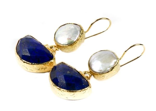 Ohrring aus Messing, vergoldet, Lapislazuli, Barockperle