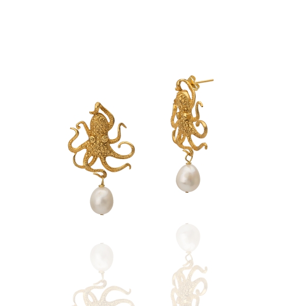 Earring made from brass, goldplated, baroque pearl