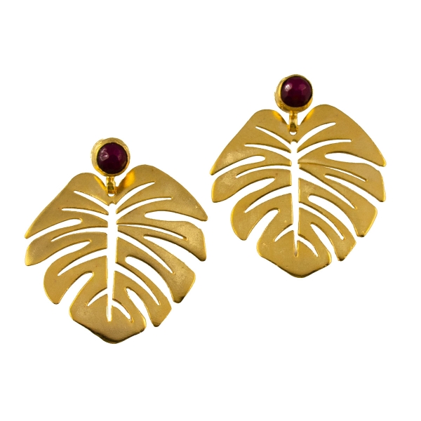 Earring made from brass, goldplated with red Jade