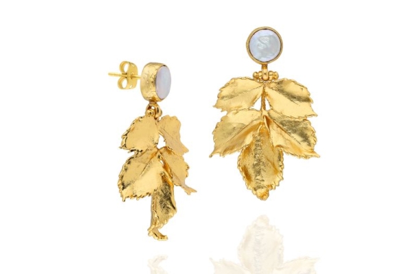 Earring made from brass, goldplated, baroquepearl