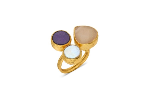 Ring made from brass, goldplated, with peach, lilac Chalcedony, baroquepearl