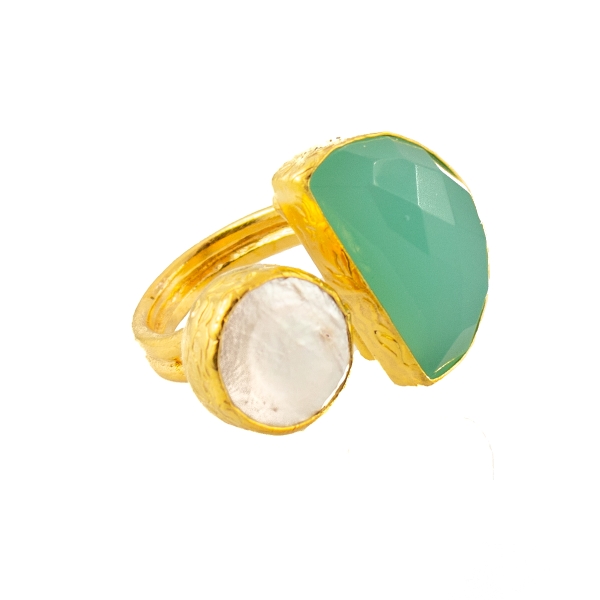 Ring made from brass, goldplated, with aqua Chalcedony and pearl