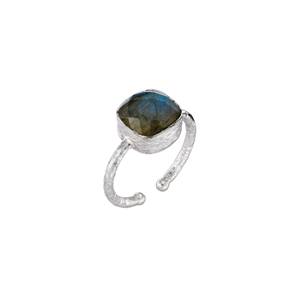 Ring made from 925 silver, labradorite