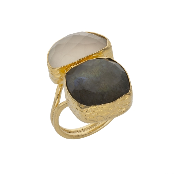 Ring aus Messing vergoldet mit weißem Chalcedon und Labradorit